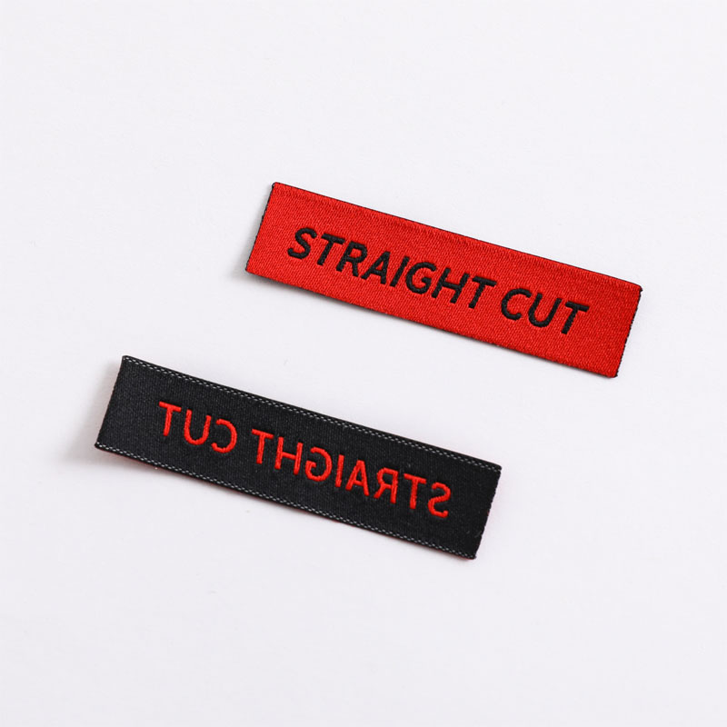 Rechte gesneden kleding geweven labels